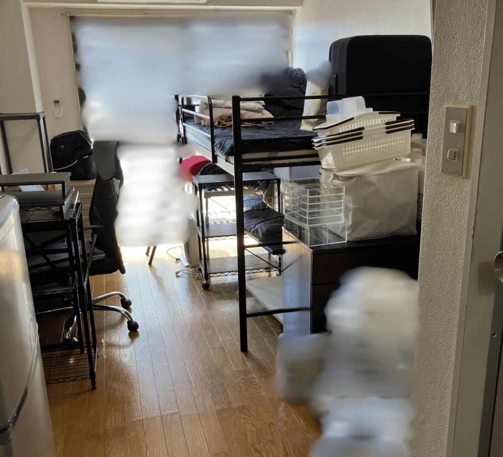 不用品回収前の部屋