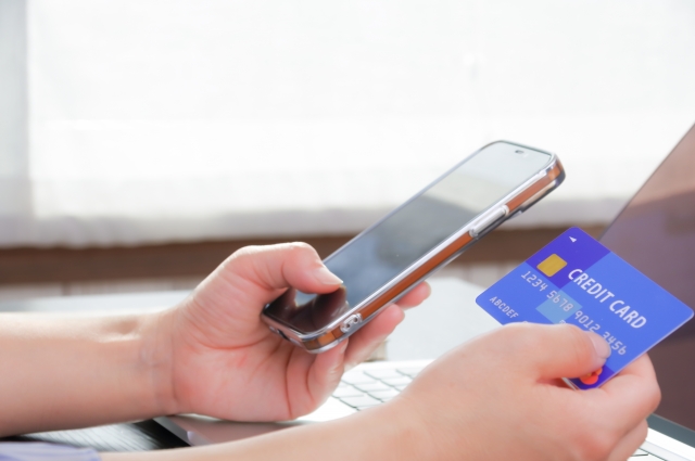 クレカの明細を見る人